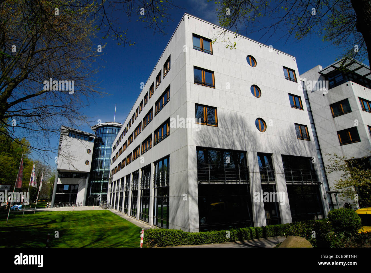 La costruzione della casa editrice Verlagsgruppe Milchstraße nel quartiere Rothenbaum di Amburgo, Germania Foto Stock