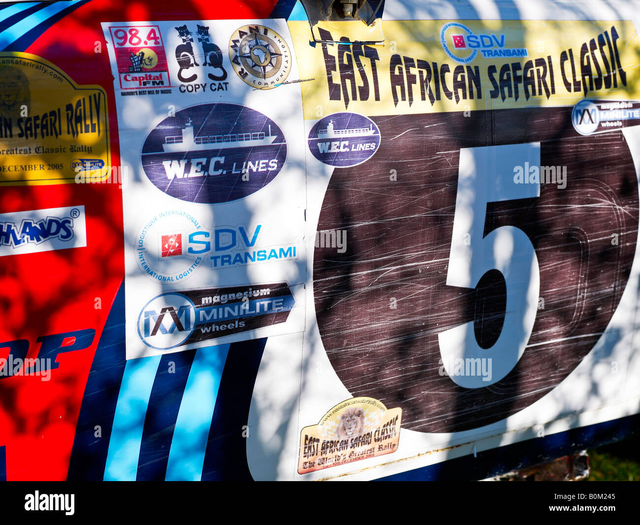 Graffiato porta di no5 numero cinque Porsche 911 Carrera rally raid racing car provenienti dall Africa Orientale Rally Safari Bjorn Waldegaard Foto Stock