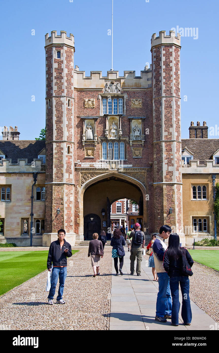 Il lato ovest del grande cancello, Trinity College. Foto Stock