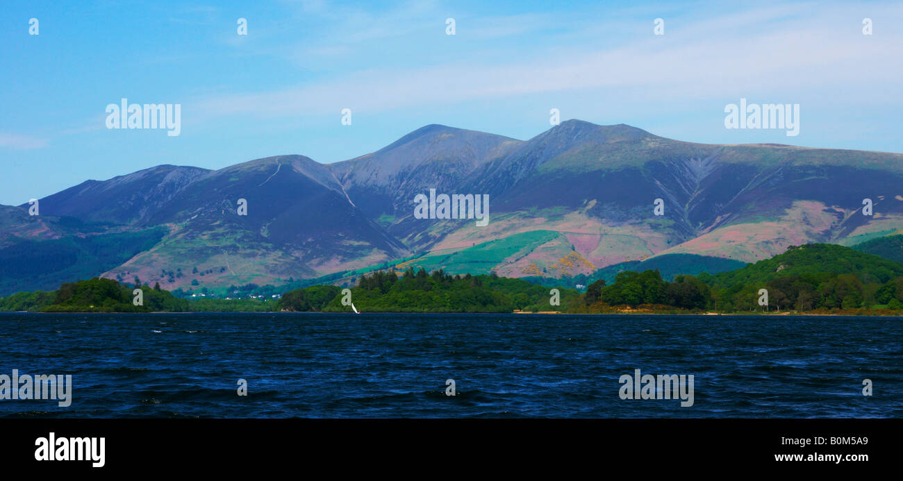 Skiddaw dal lago Derwentwater Lake District Cumbria Regno Unito Foto Stock