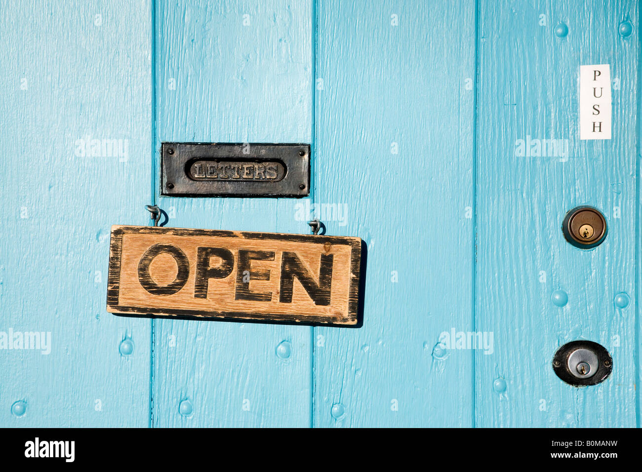 La porta di legno con Open Firmare, canyon Road Foto Stock