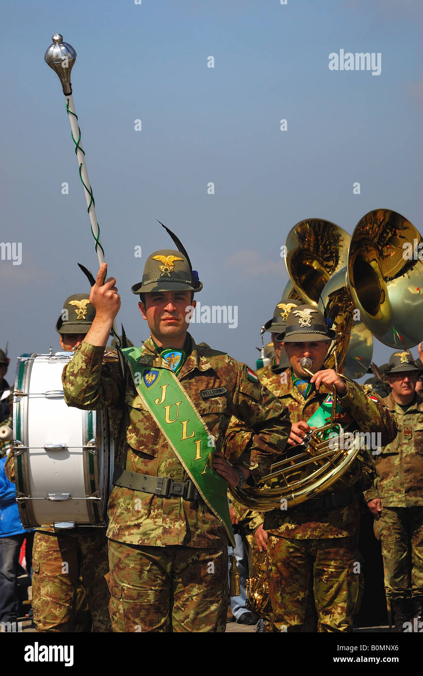 81. Alpini raduno nazionale. Bassano del Grappa, Italia, 9-10-11 Maggio 2008.La banda militare della brigata Alpini "Julia" Foto Stock