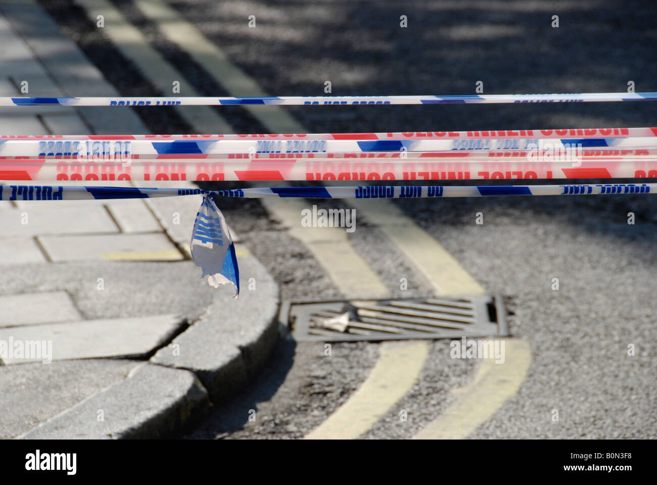 Cordone di polizia di assassinio in scena a Londra REGNO UNITO Foto Stock