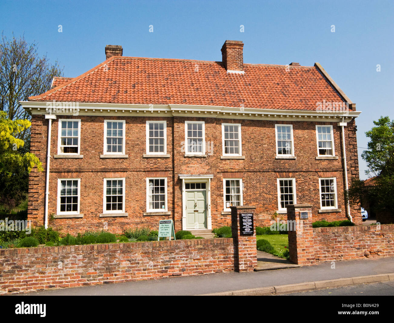 La vecchia canonica, luogo di nascita e la casa per i fondatori del Metodismo John e Charles Wesley a Epworth, North Lincolnshire, Regno Unito Foto Stock