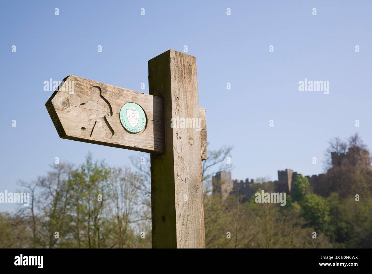 Ludlow Shropshire England Regno Unito sentiero direzione segno per Mortimer sentiero comune Whitcliffe contro il cielo blu Foto Stock