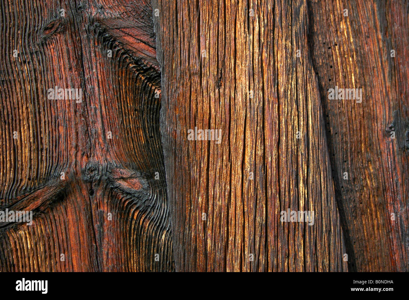 Vecchio dalle intemperie del pannello di legno da una fattoria in Fana, Norvegia occidentale. Hordamuseet, Stend Foto Stock Vecchio dalle intemperie del pannello di legno da una fattoria in Fana, Norvegia occidentale. Hordamuseet, Stend Foto Stock
