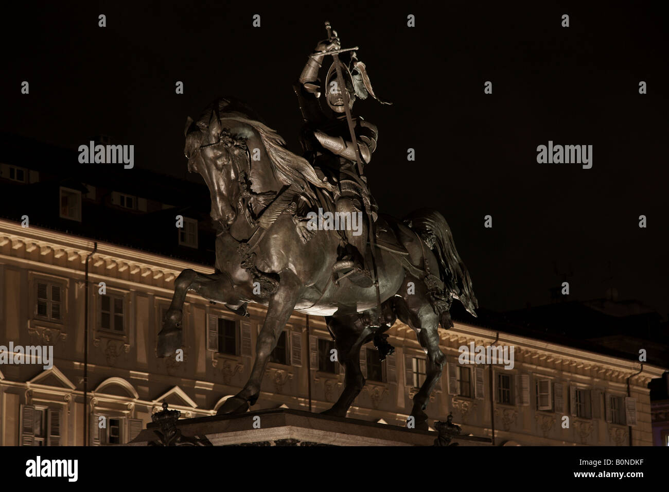 Emanuele Filiberto monumento a cavallo in piazza San Carlo. Foto Stock
