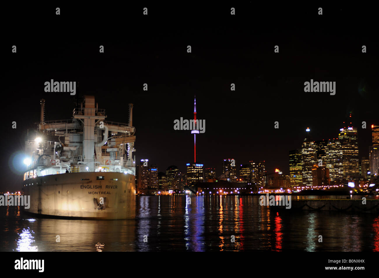 Il lago in barca sul fiume inglese docking al Porto di Toronto Foto Stock