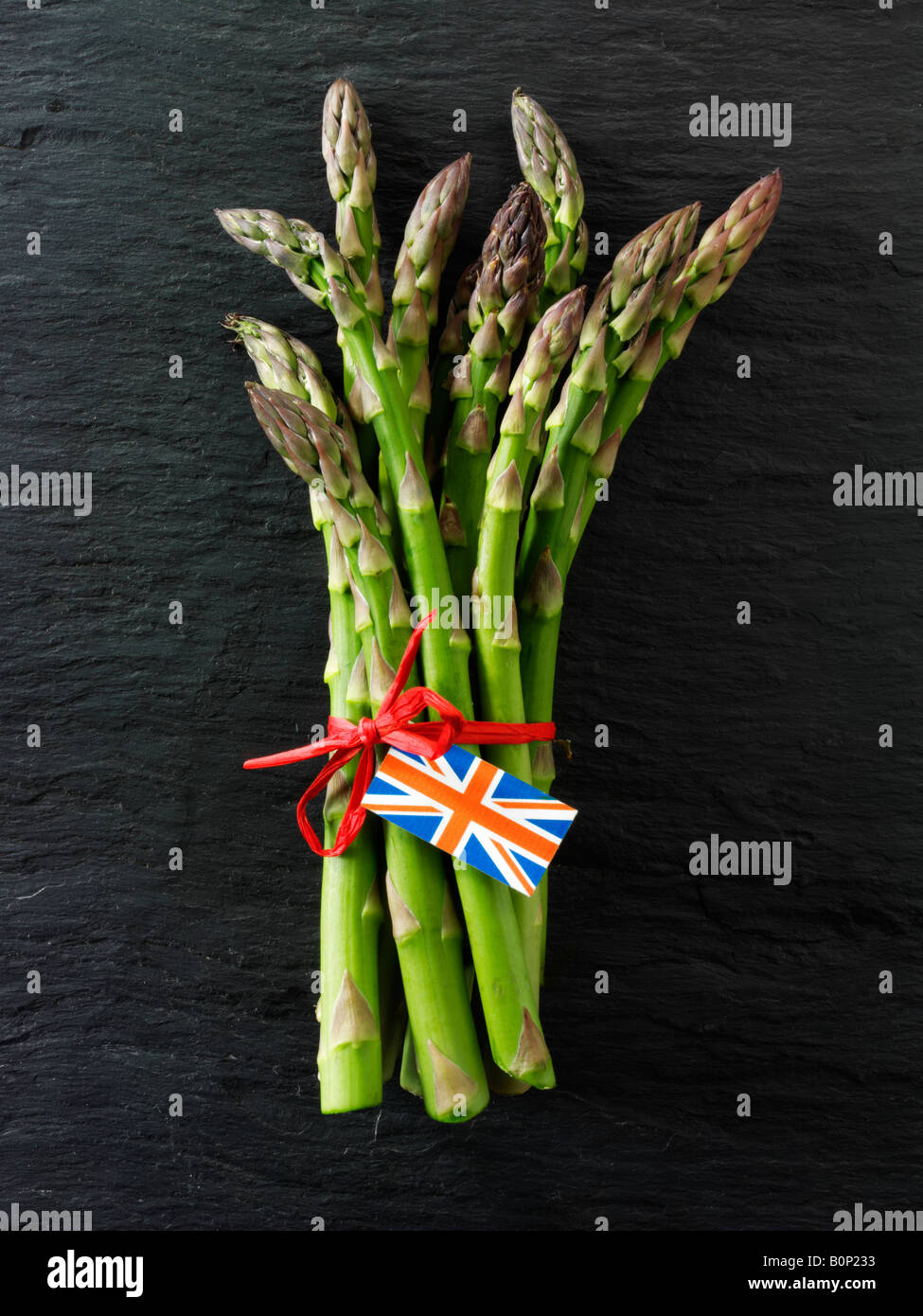 Fresh mazzetto di asparagi britannico Foto Stock