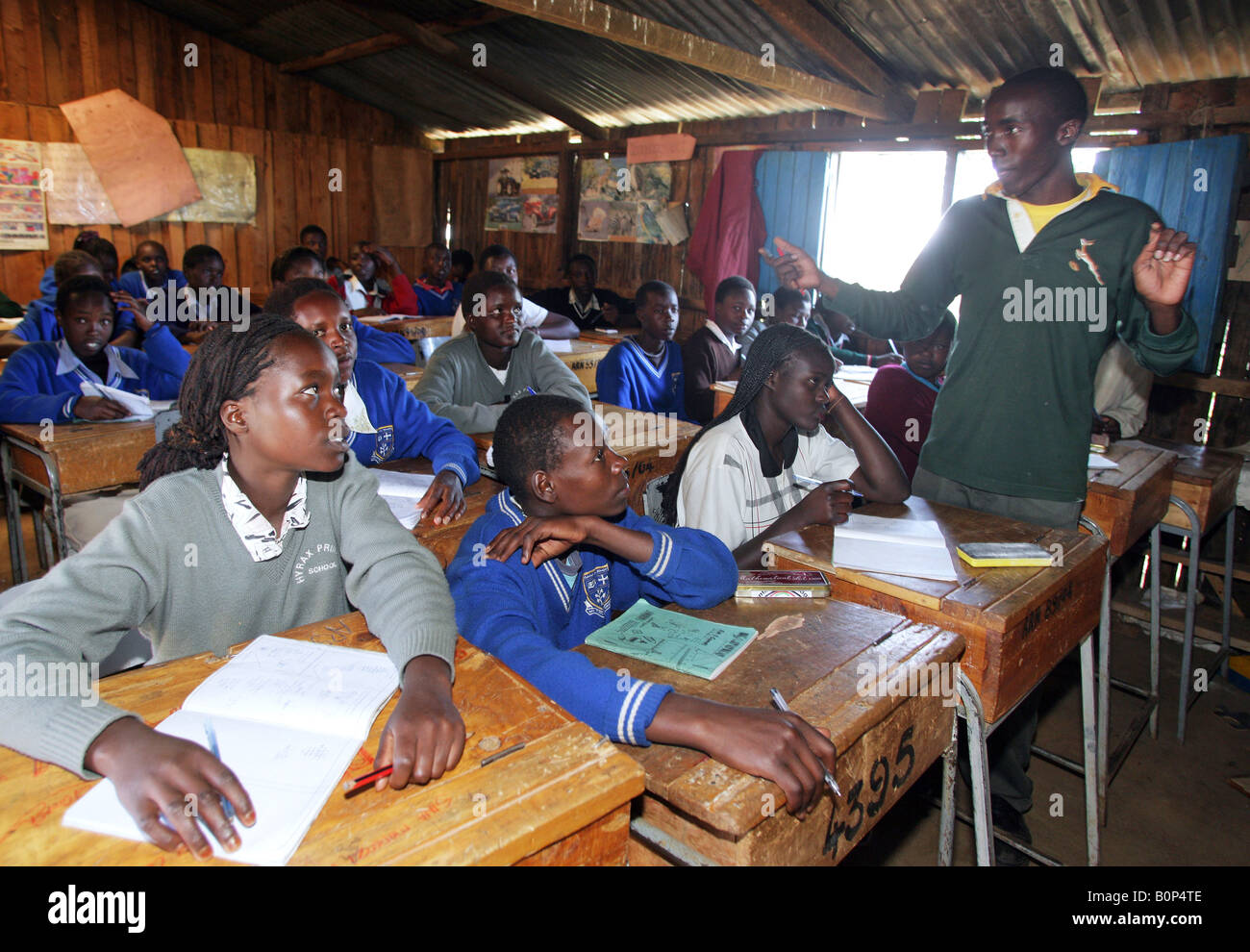 Kenya: la scuola per il rifugiato i bambini in un campo di rifugiati foresta bruciato dell'IDP (Persone Internamente Sfollate) Foto Stock
