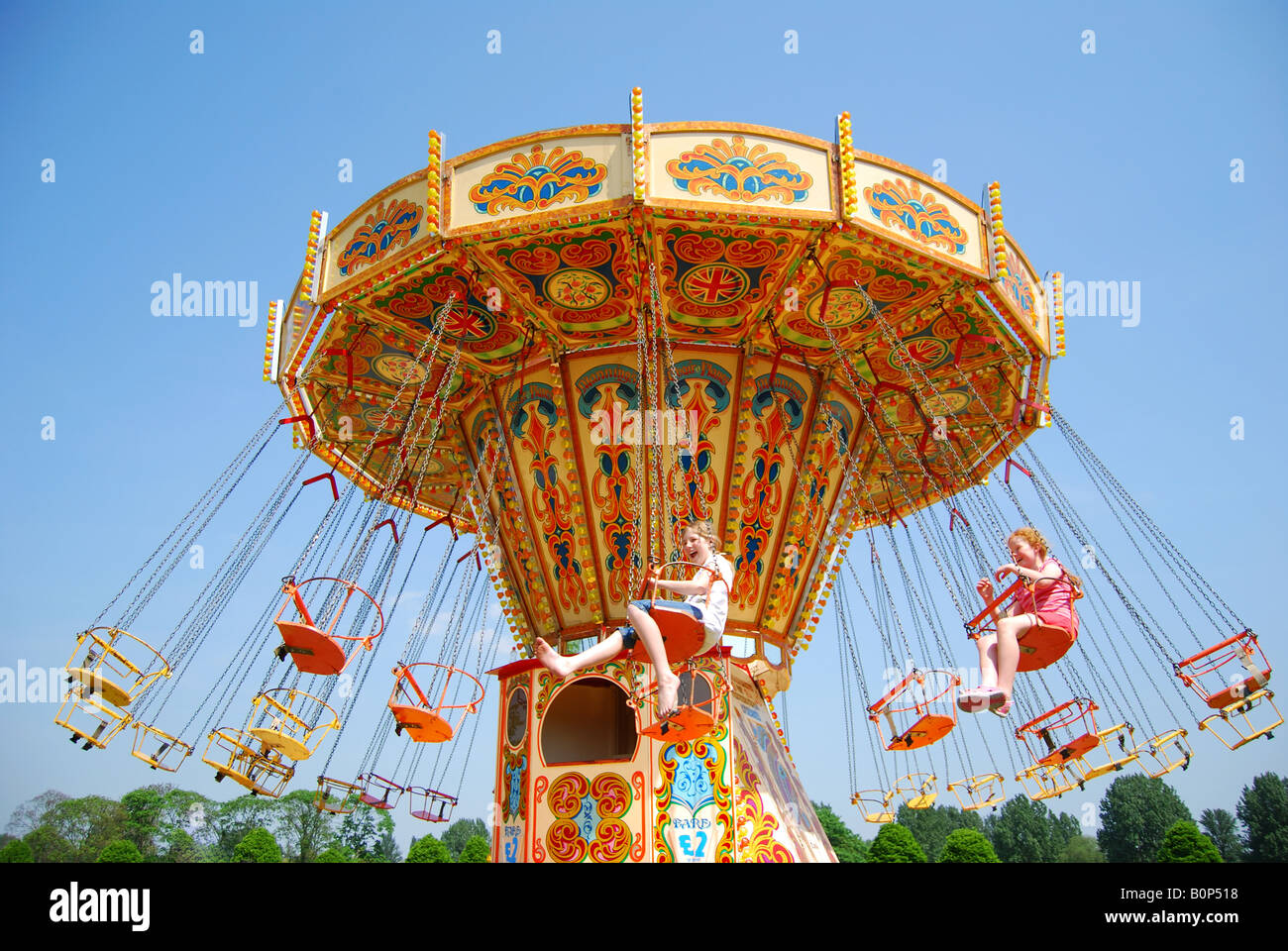 Sedia swing Fairground Ride presso il Royal Windsor Horse Show, Home Park, Windsor, Berkshire, Inghilterra, Regno Unito Foto Stock
