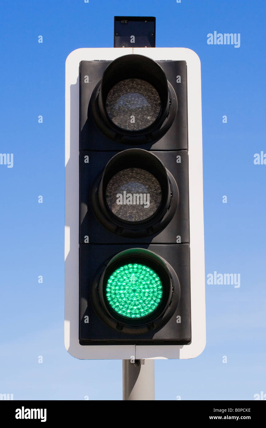 Traffico, semaforo, luci, verde, andare, procedere, procedere con cautela e attenzione Foto Stock