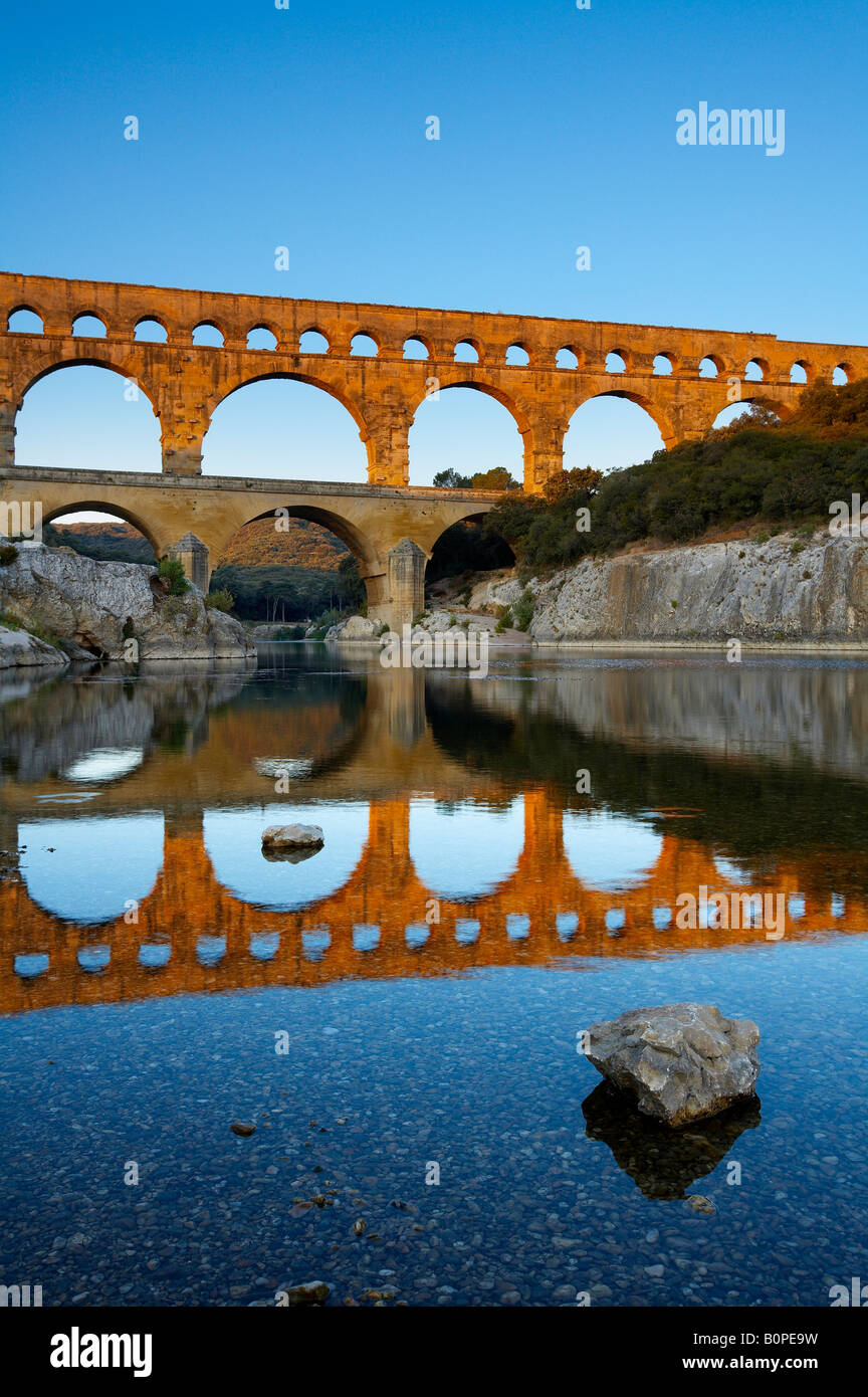 Il Pont du Gard, Languedoc, Francia Foto Stock