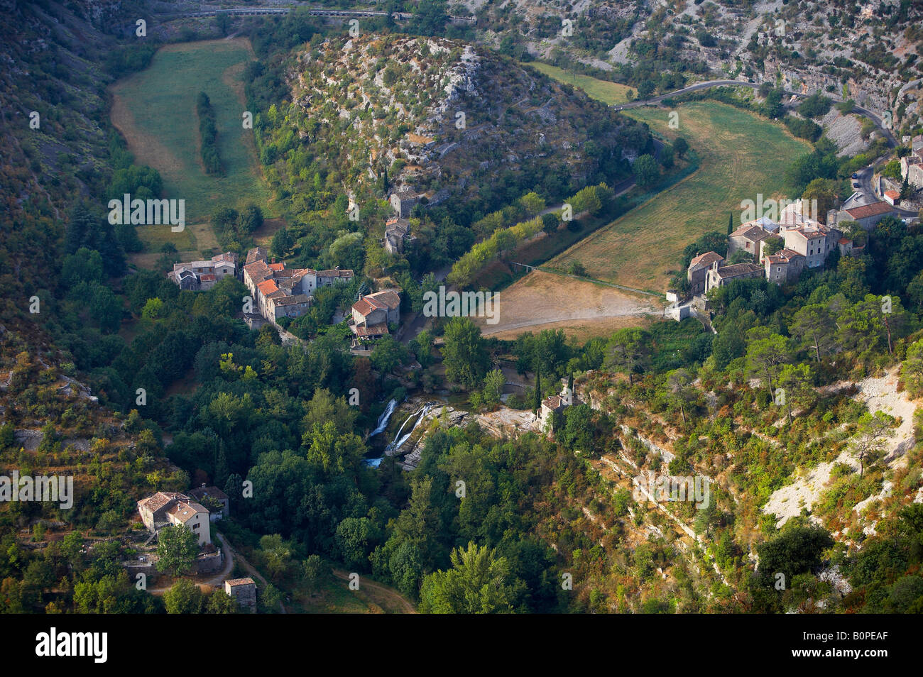 Navacelles nel Cirque de Navacelles, Gorges de la Vis nelle Cevenne regione del sud del Massiccio Centrale, Languedoc, Francia Foto Stock