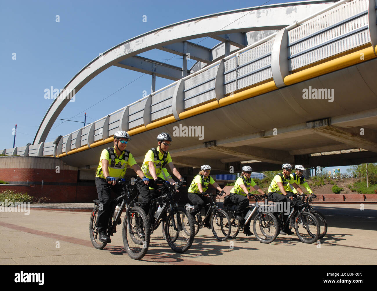 I ciclisti di polizia formazione in Wolverhampton Foto Stock