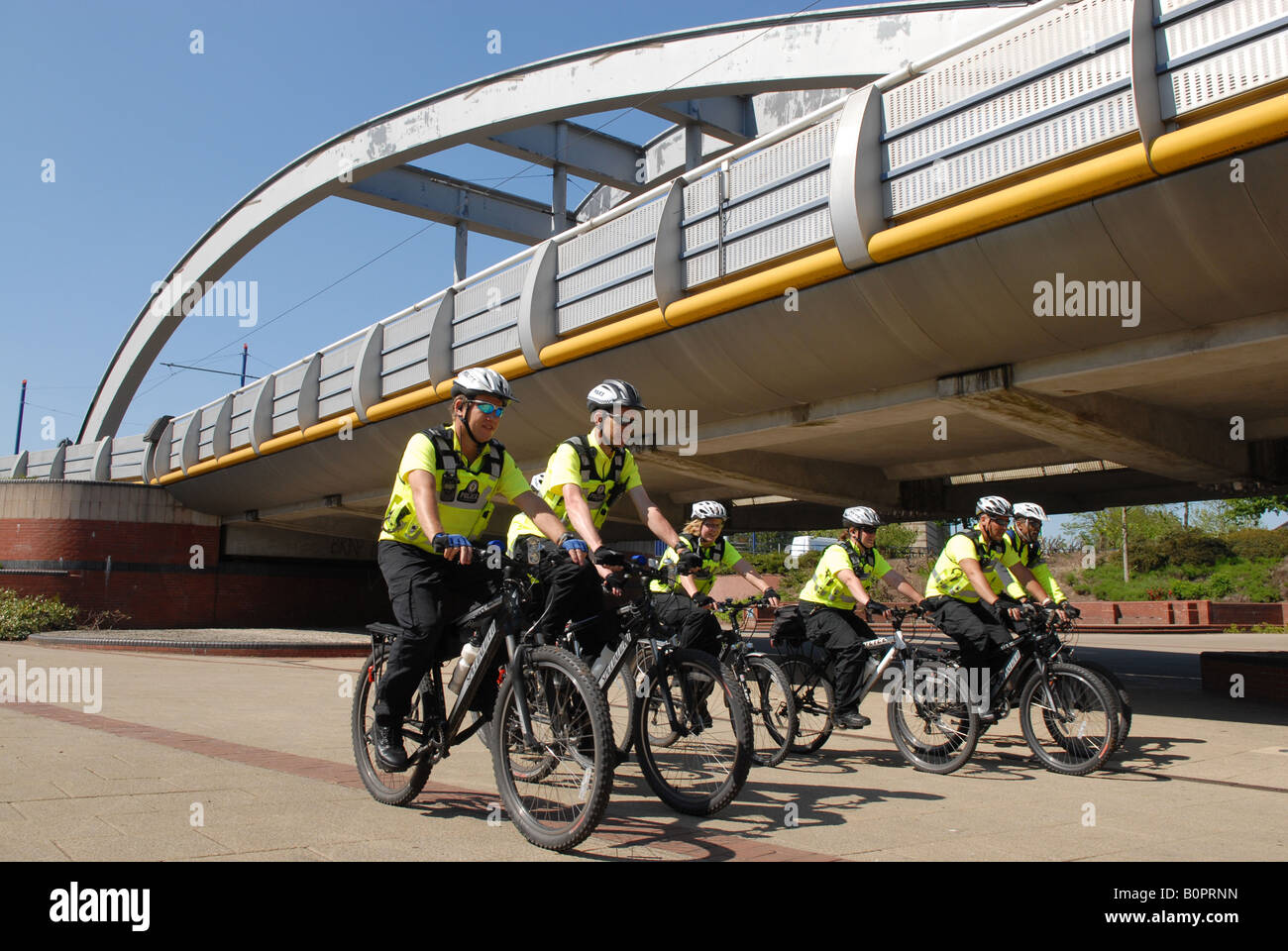 I ciclisti di polizia formazione in Wolverhampton Foto Stock