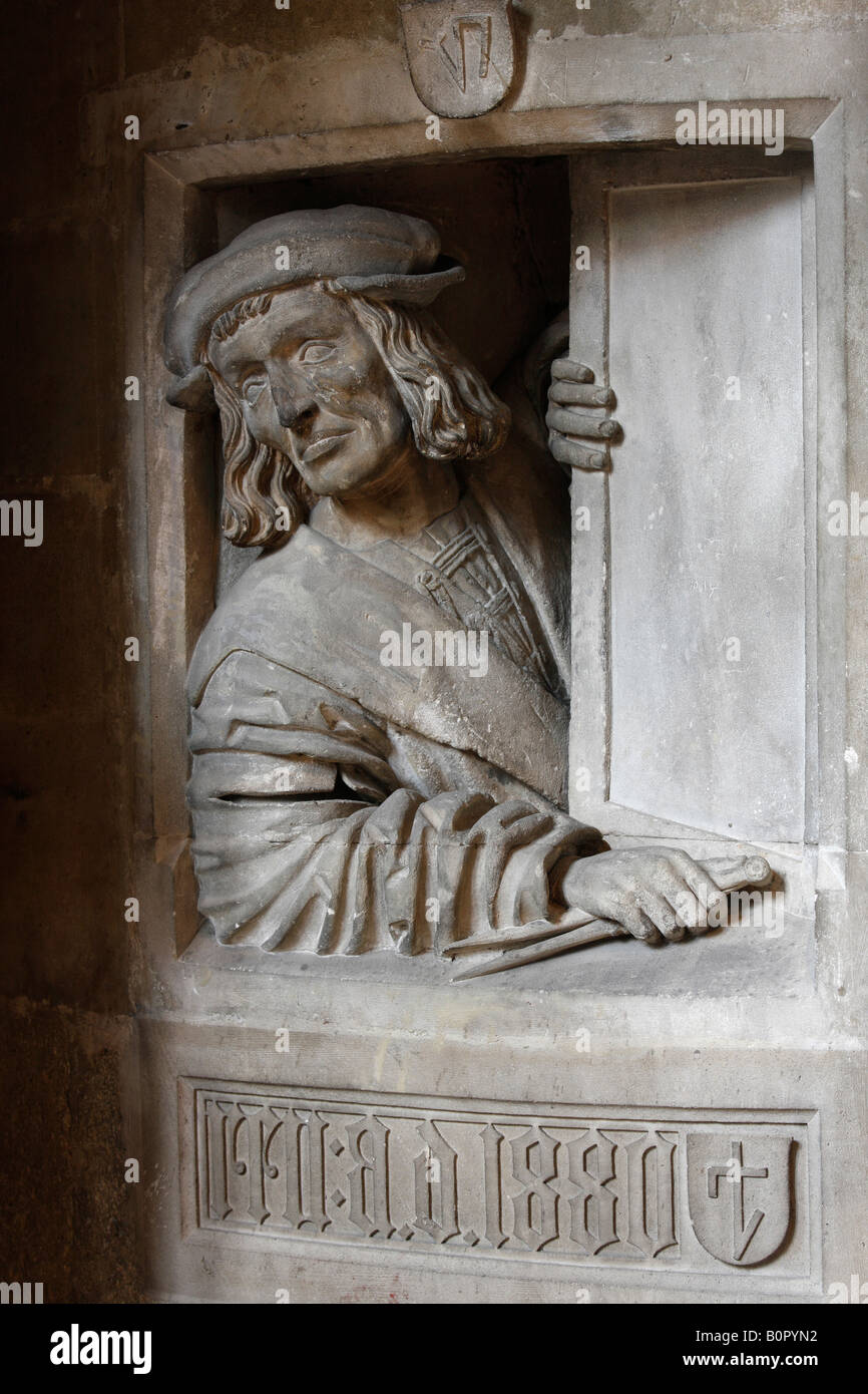 Wien, Stephansdom, 'Kanzel von Anton Pellegrini, um 1500, Selbstportrait ''Fenstergucker' Foto Stock