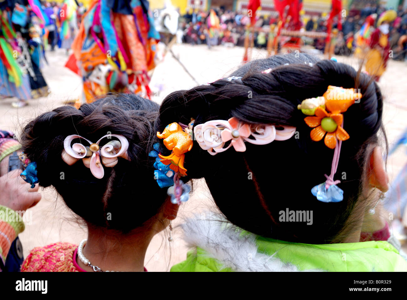 Due ragazza in sette buddiste Festivals Foto Stock