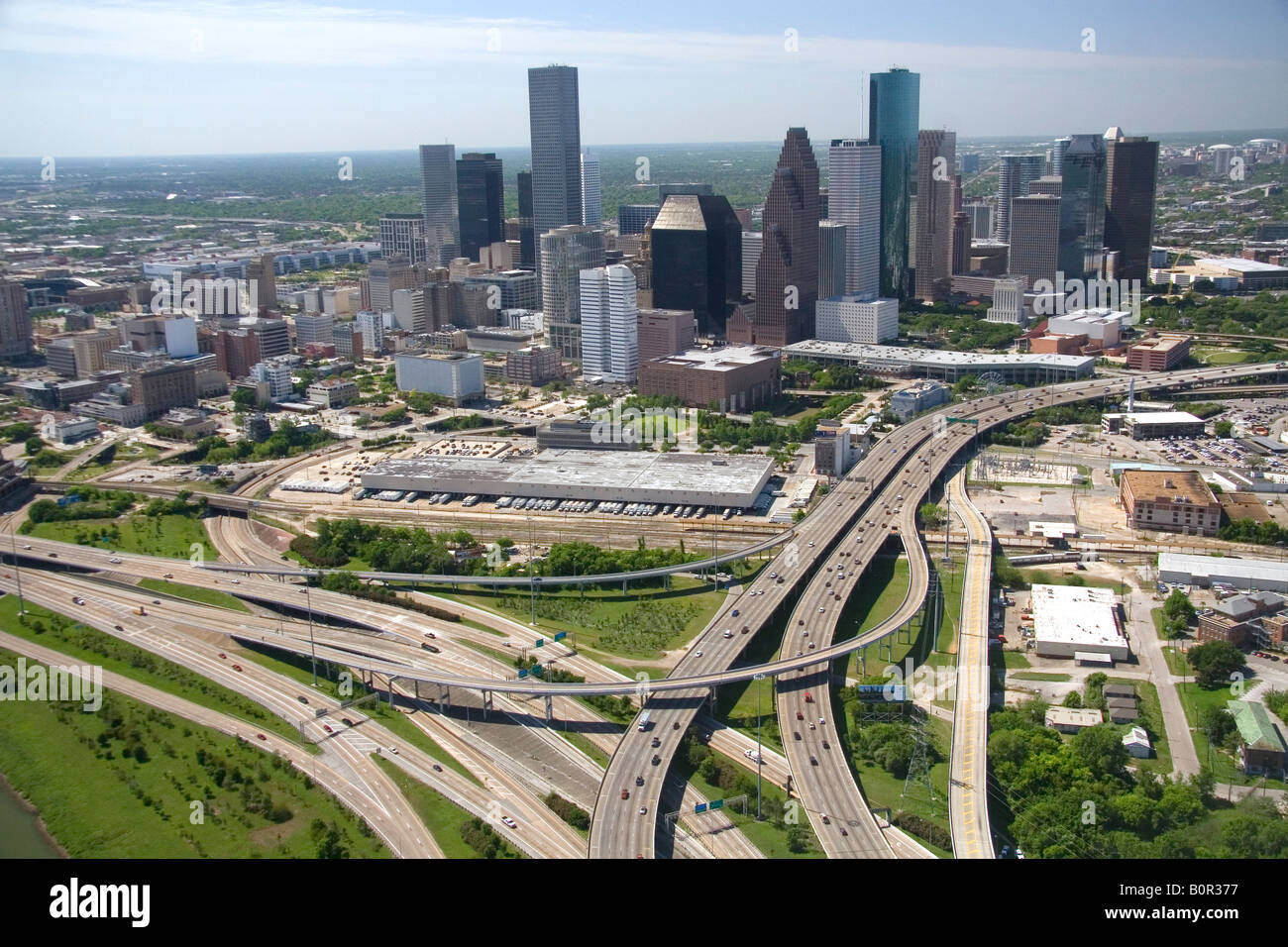 Vista aerea della Interstate 45 e il centro cittadino di Houston in Texas Foto Stock