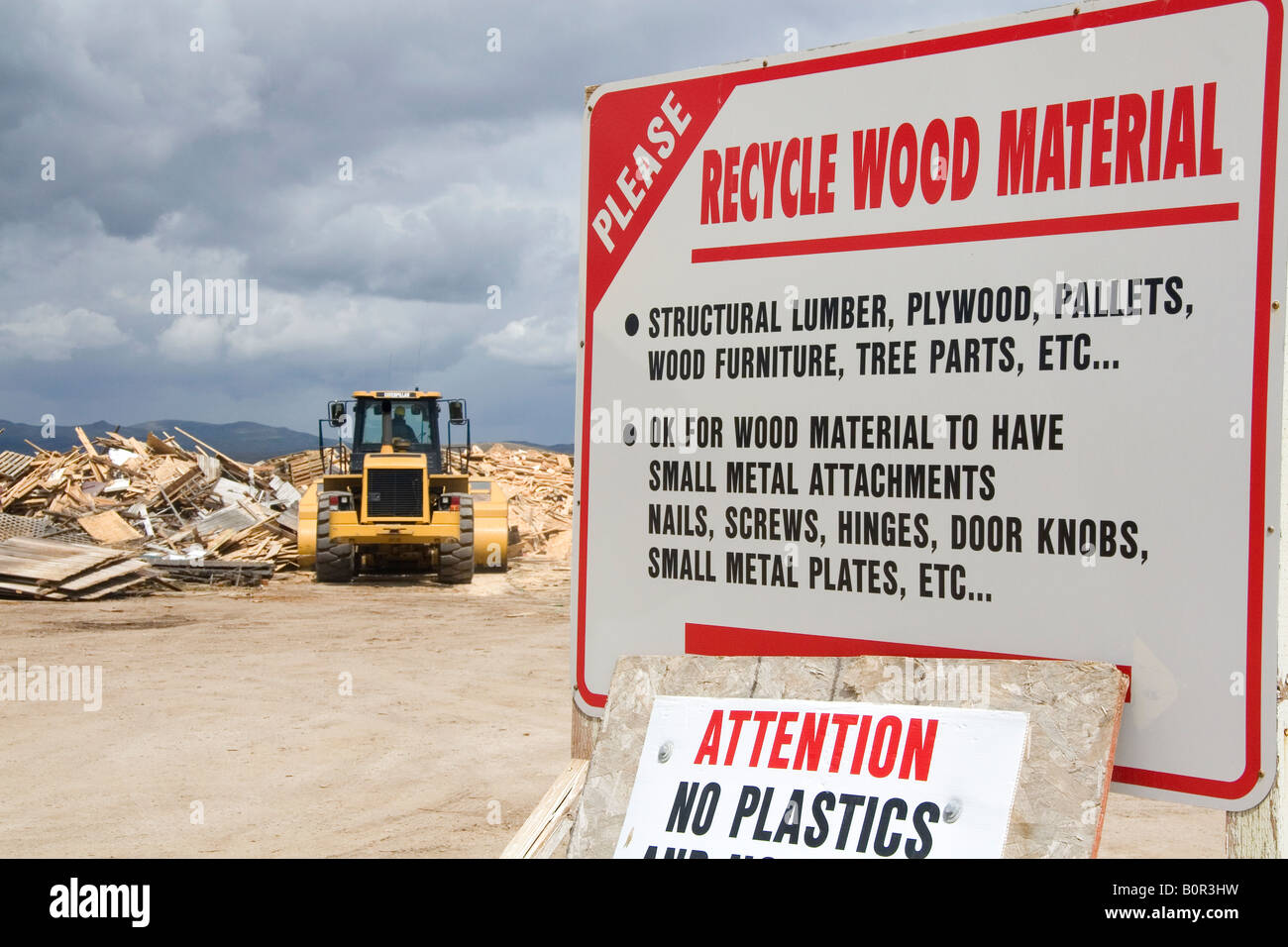 Materiale di legno del riciclaggio alla contea di Ada discarica a Boise Idaho Foto Stock