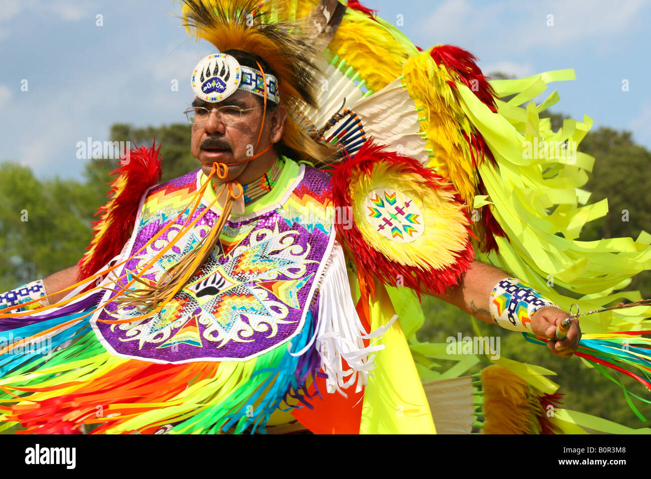 Native American danzatrice presso l'Ottava annuale Ala Rossa Native American PowWow in Virginia Beach, Virginia Foto Stock