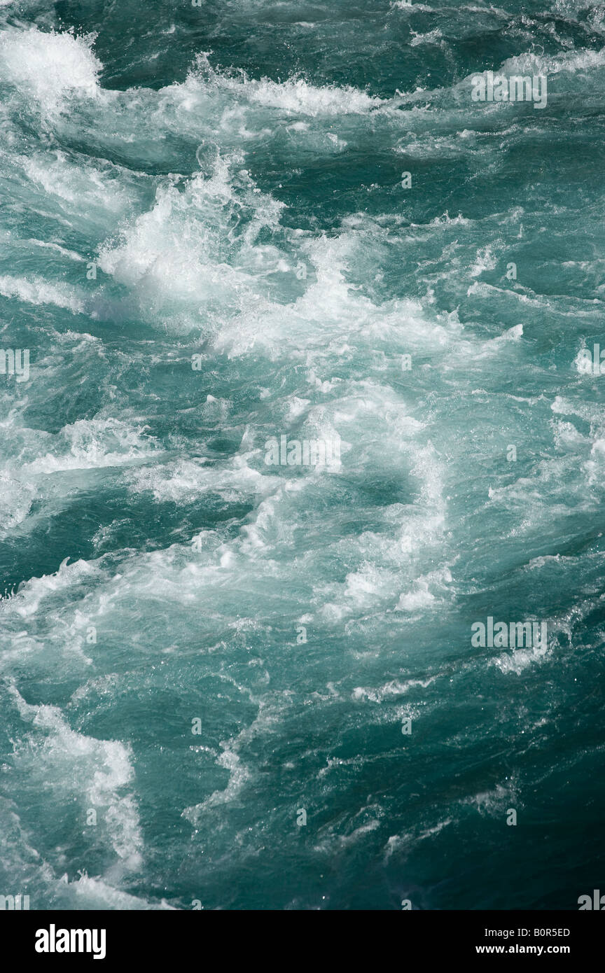 Rapids Kawarau River Gola di Kawarau a Roaring Meg vicino a Queenstown Isola del Sud della Nuova Zelanda Foto Stock