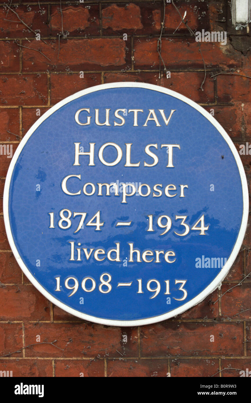 Targa blu segnando una ex casa del compositore Gustav Holst, affacciato sul fiume Tamigi in Barnes, a sud ovest di Londra, Inghilterra Foto Stock