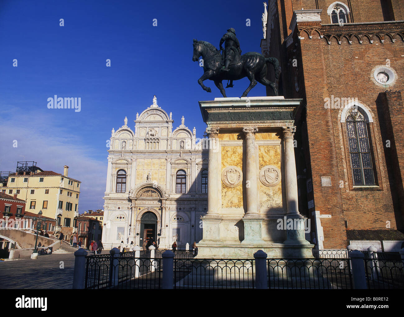 Statua di Bartolomeo Colleoni chiesa di SS Giovanni e Paolo e ex Scuola Grande di San Marco Castello Venezia Veneto Italia Foto Stock