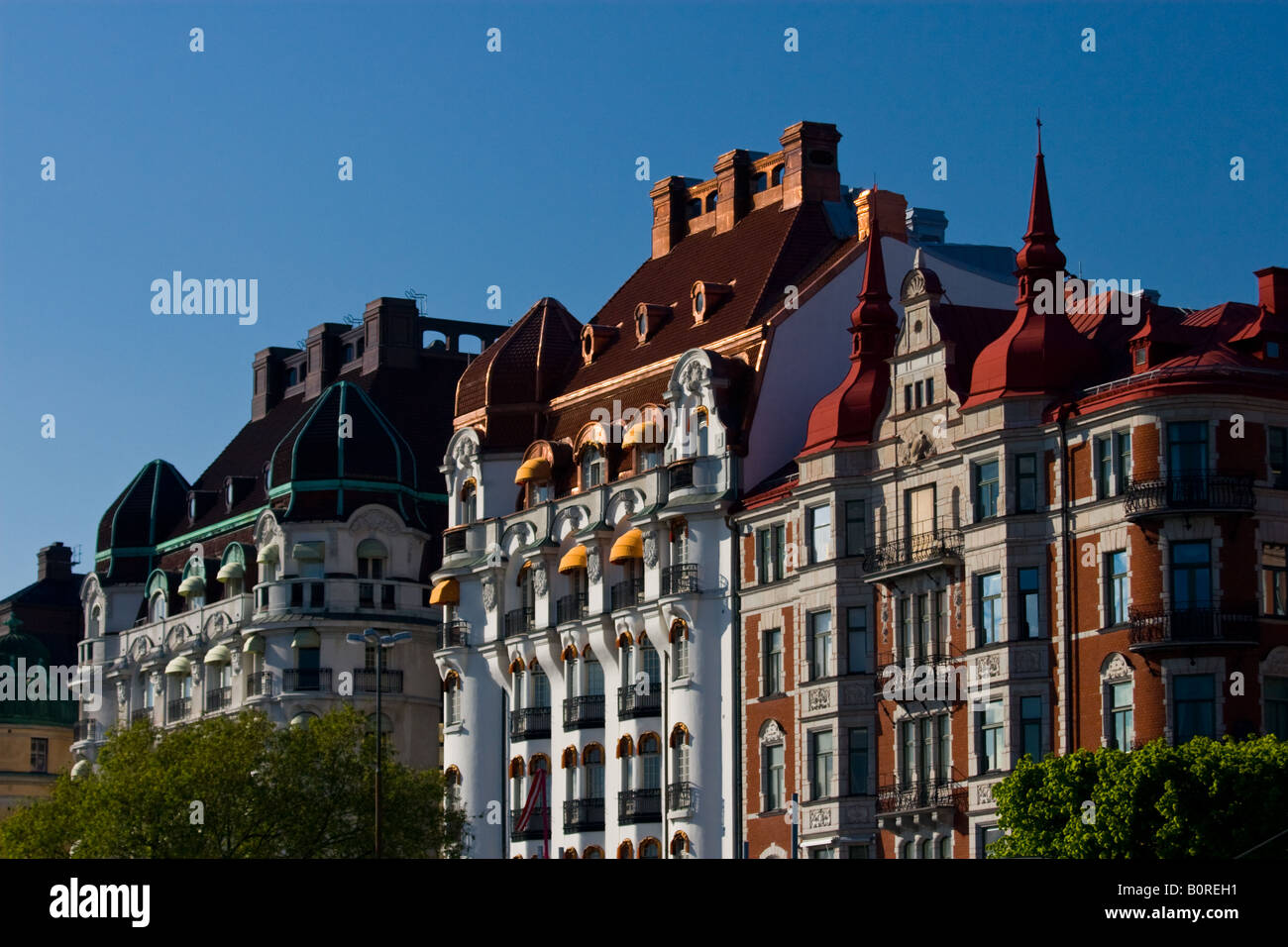 Belle case sul lungomare di Östermalm ( Strandvägen ) a Stoccolma, Svezia. Hotel Diplomat nel centro dell'immagine Foto Stock