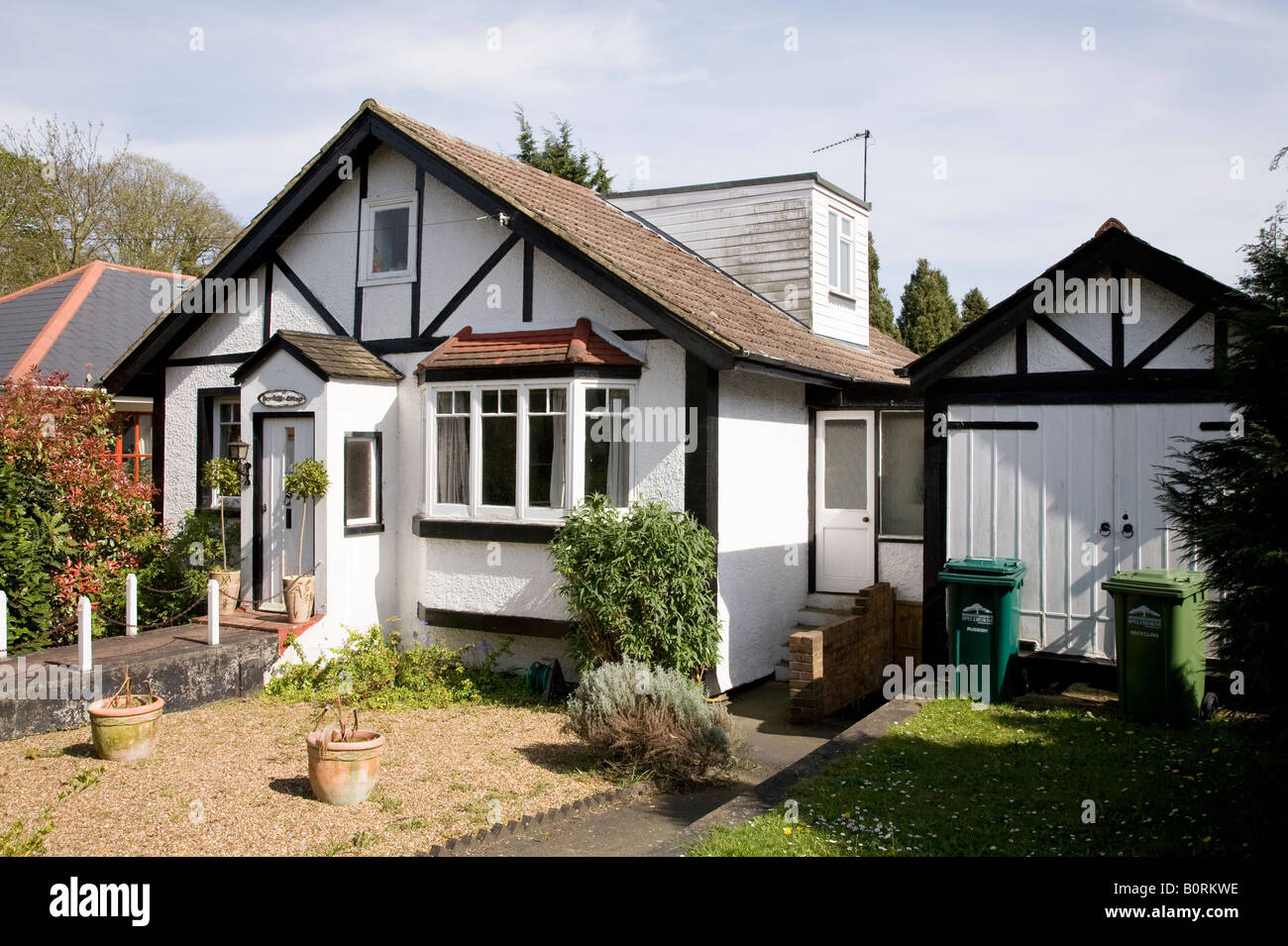 Bungalow casa in Lower Sunbury, Surrey. Foto Stock