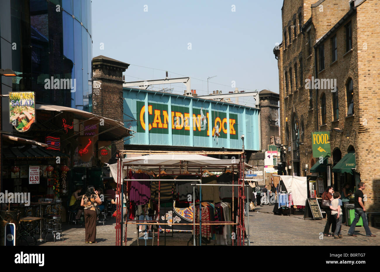 Parte di Camden Lock market nel nord di Londra Foto Stock