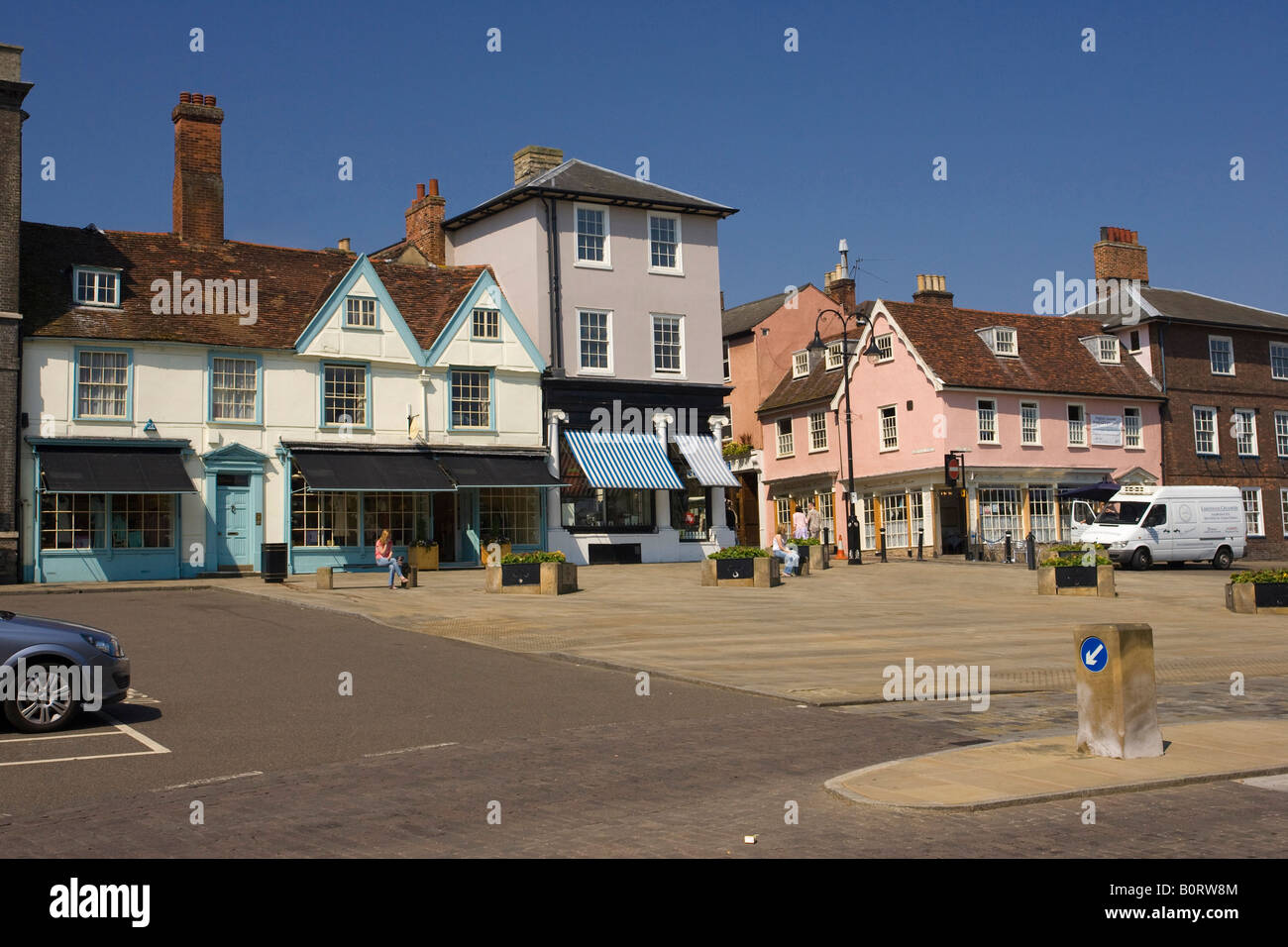 Angel Hill area di Bury St Edmunds, Suffolk, Regno Unito, molto popolare con i turisti Foto Stock