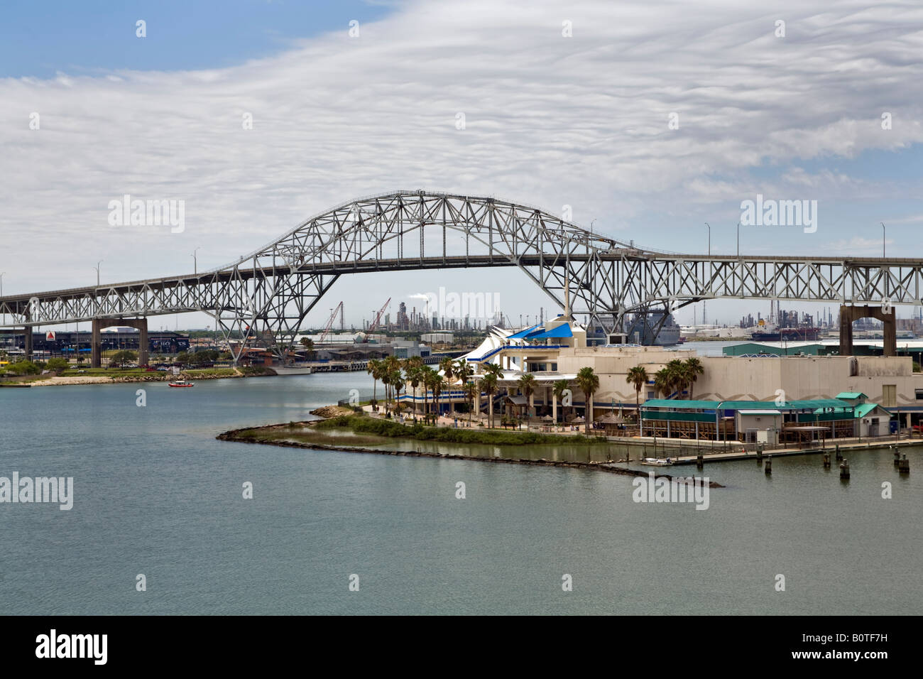 Texas State Aquarium bridge il Corpus Domini con grande in acciaio ponte di arco Foto Stock