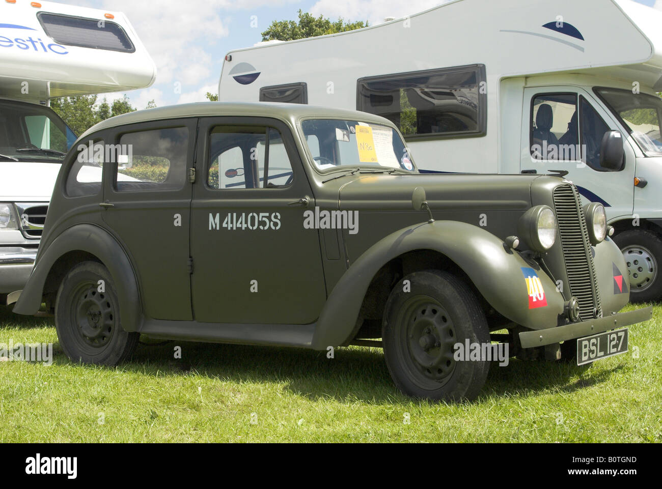 Un 1938 British Hillman Minx sul display a Southampton Vintage e Classic show del veicolo nel Sussex. Foto Stock