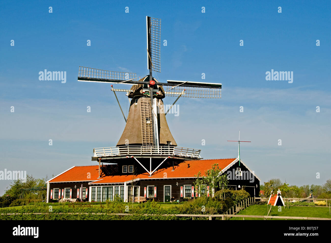 Mulino vicino, Wieringenwaard Paesi Bassi, Anna Paulowna Polder , Olanda del Nord olandese Foto Stock