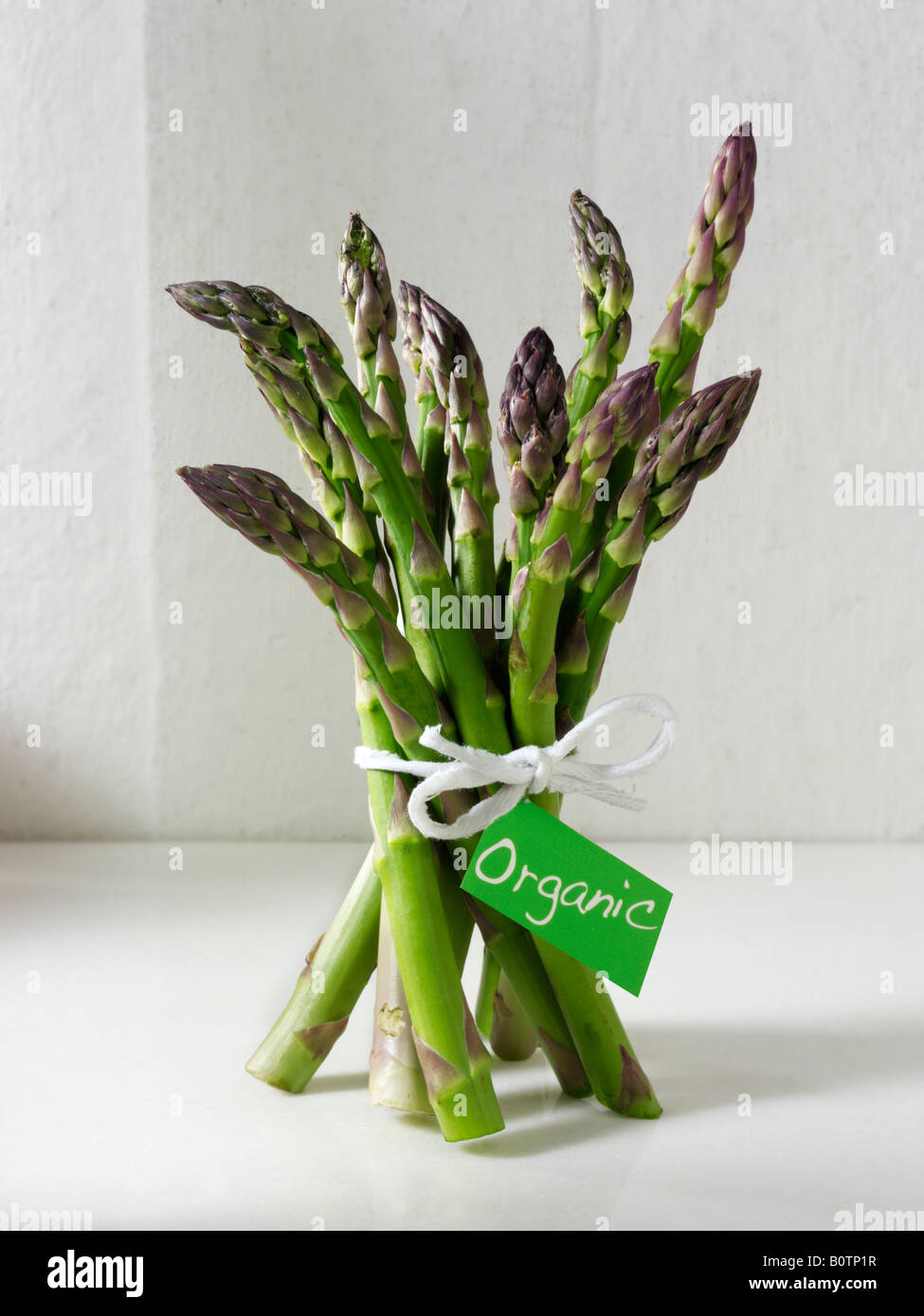 Organici mazzetto di asparagi Foto Stock