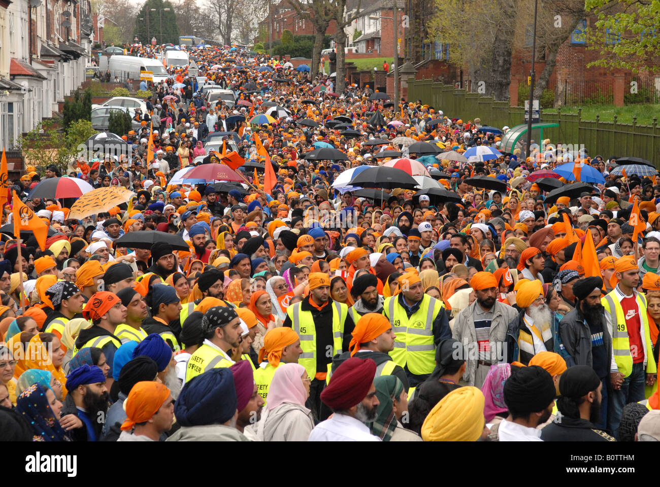 Migliaia di Vaisakhi parade seguaci in Handsworth Birmingham Foto Stock