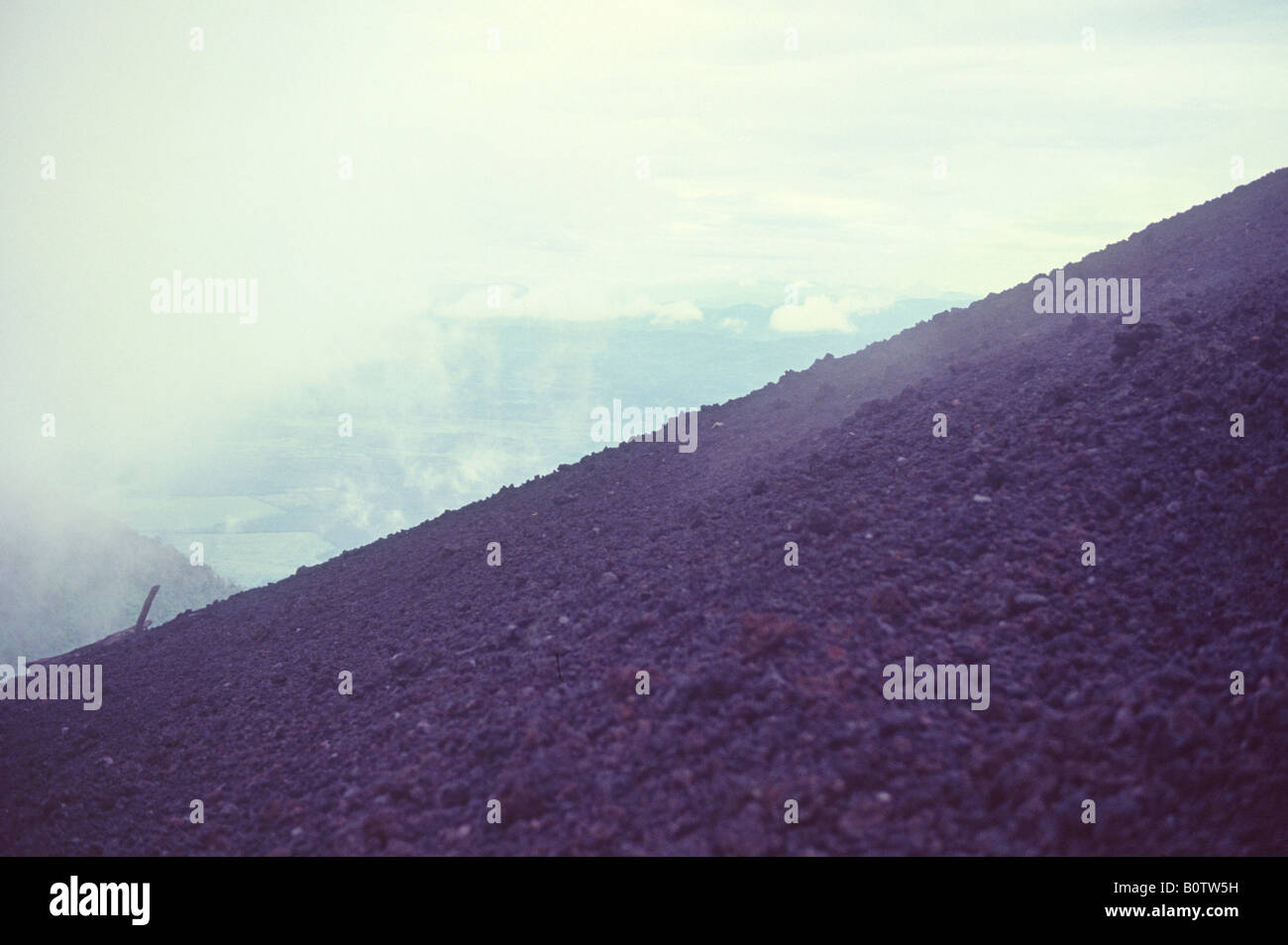 Scoscesi fianchi del cono del vulcano Pacaya, Guatemala Foto Stock