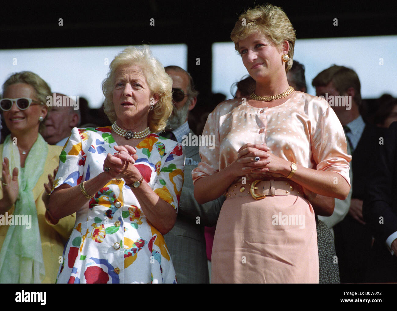 Diana Principessa del Galles al Wimbledon Tennis Championships con sua madre Frances Shand Kydd. 4 luglio 1993. Principessa Diana Wimbledon Royal Box Foto Stock