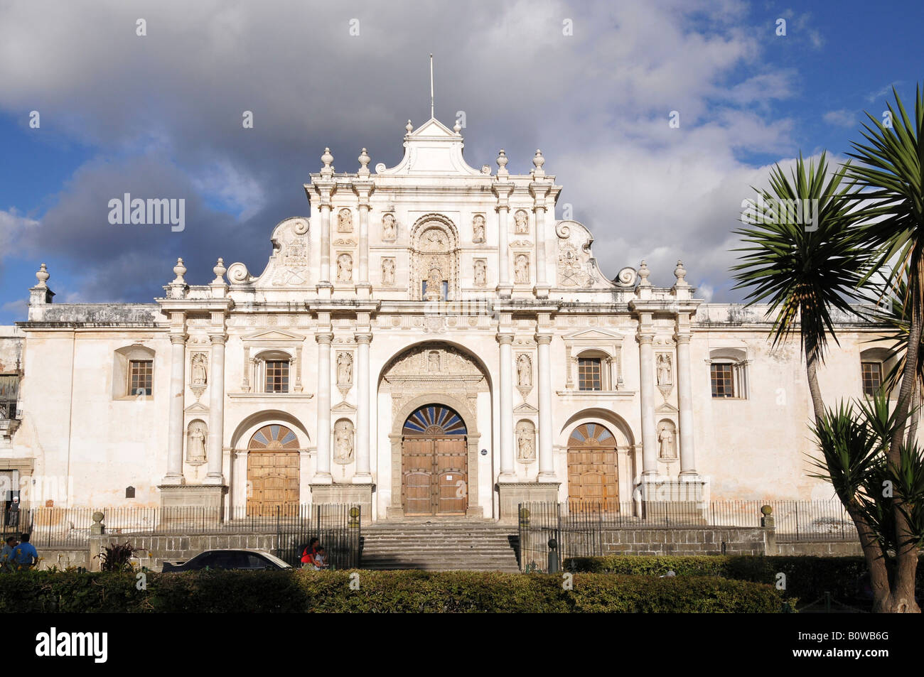 Catedral Metropolitana duomo, Parque Central, Antigua, Guatemala, America Centrale Foto Stock