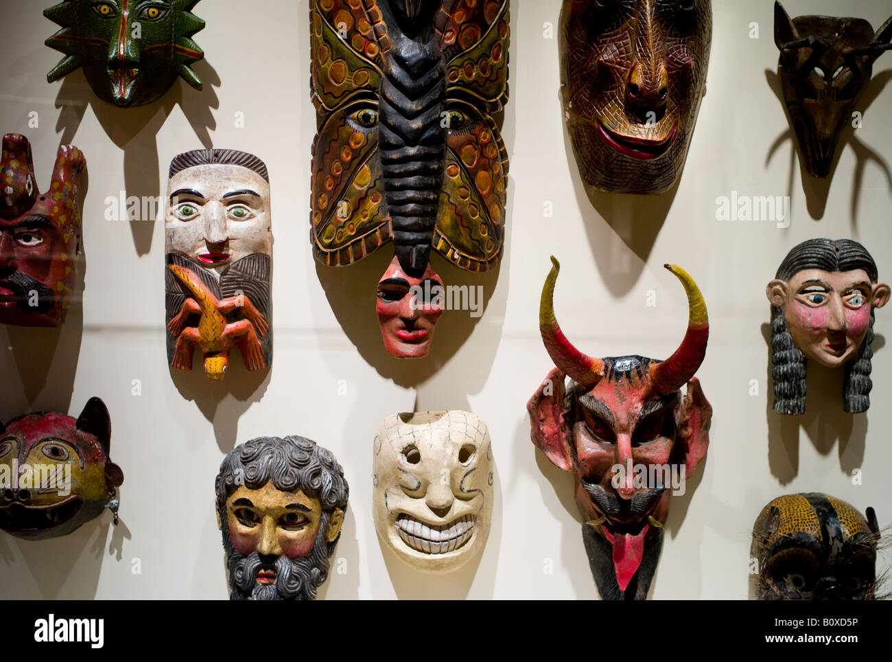 Scolpite antiche maschere messicano Foto Stock