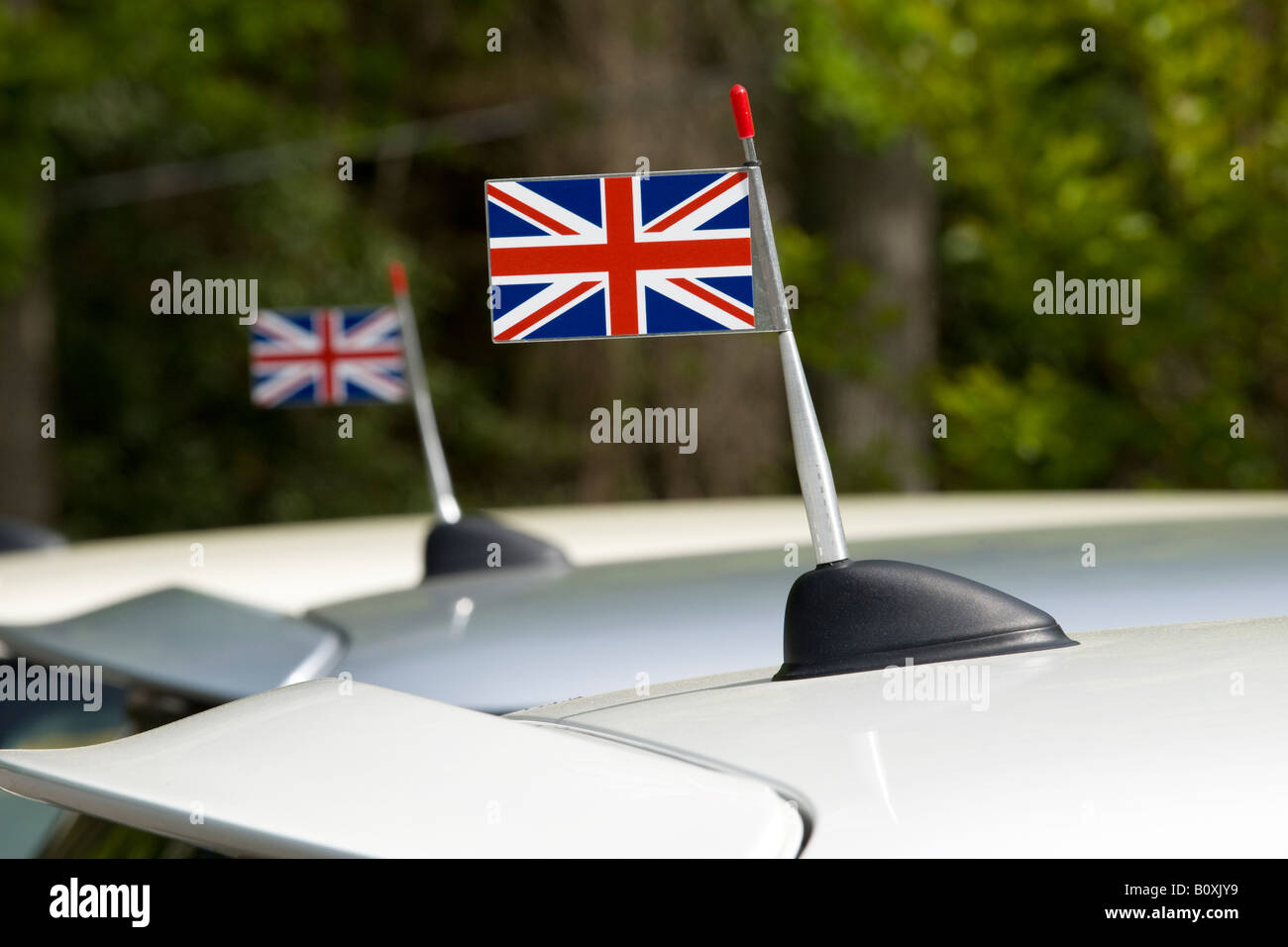 Union Jack Flag su due vetture Mini Cooper Foto Stock