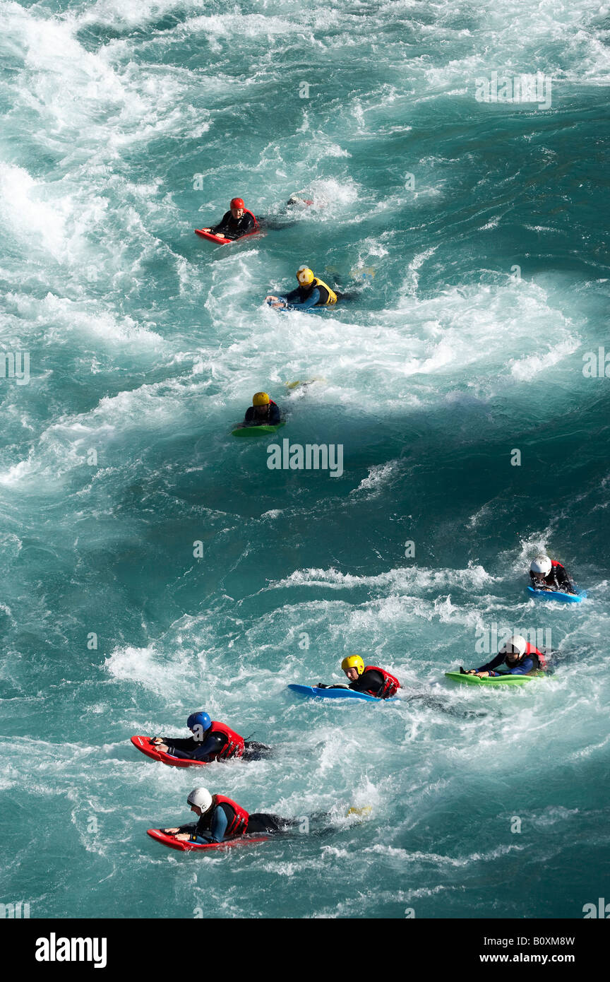 Navigare sul Fiume Kawarau River Gola di Kawarau a Roaring Meg vicino a Queenstown Isola del Sud della Nuova Zelanda Foto Stock