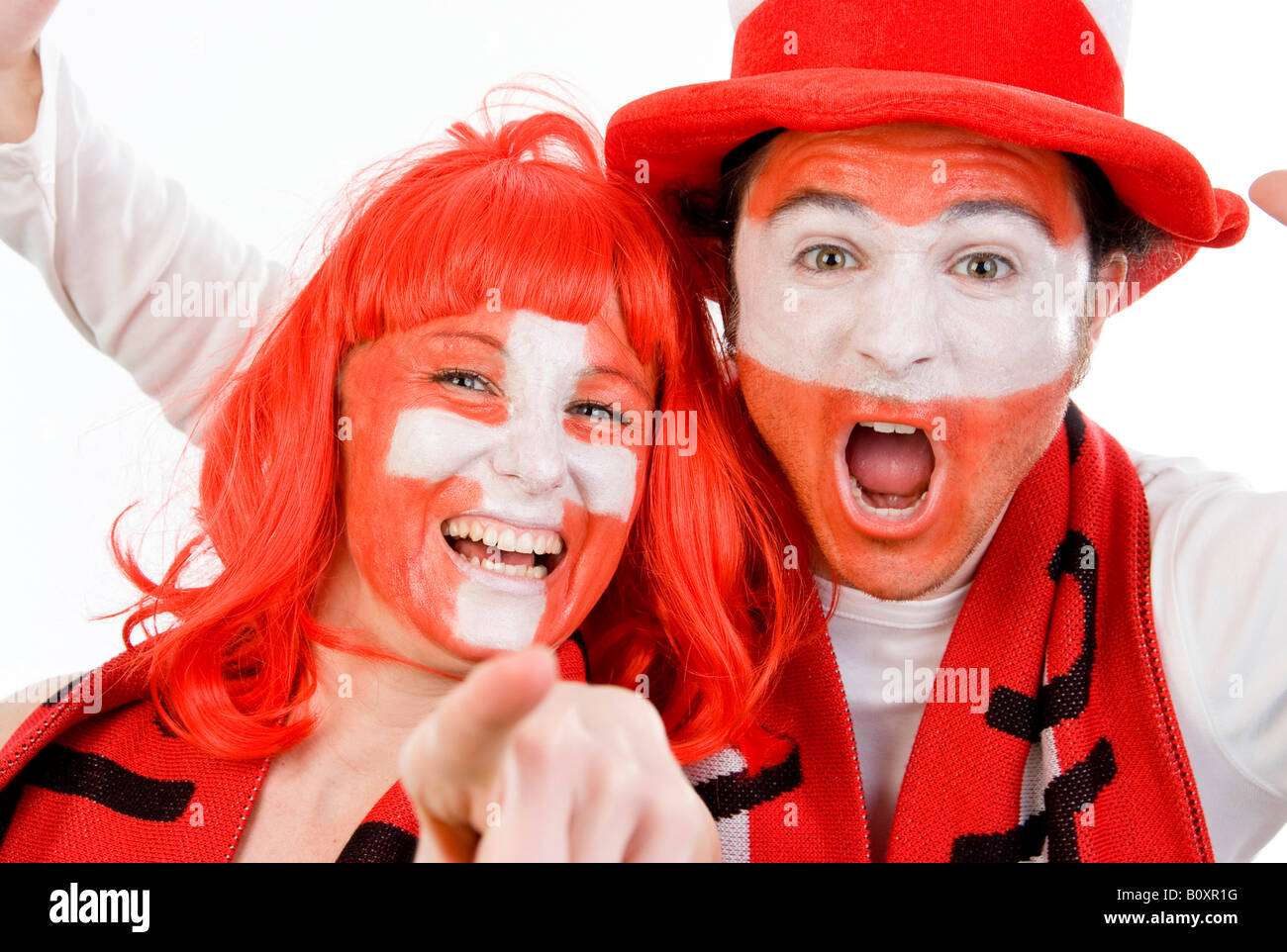In Austria e in Svizzera gli appassionati di calcio, EURO 2008. Un uomo e una donna il tifo in high spirits Foto Stock