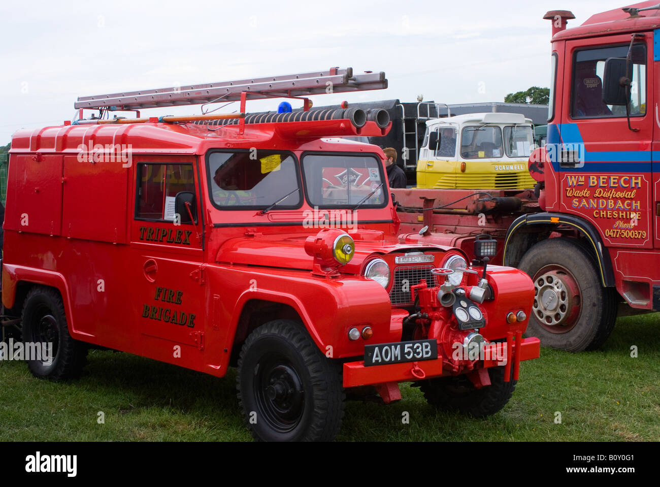 Un vecchio British Motor Corporation Austinn Triplex Fire gara ad Smallwood Vintage Rally Cheshire England Regno Unito Foto Stock