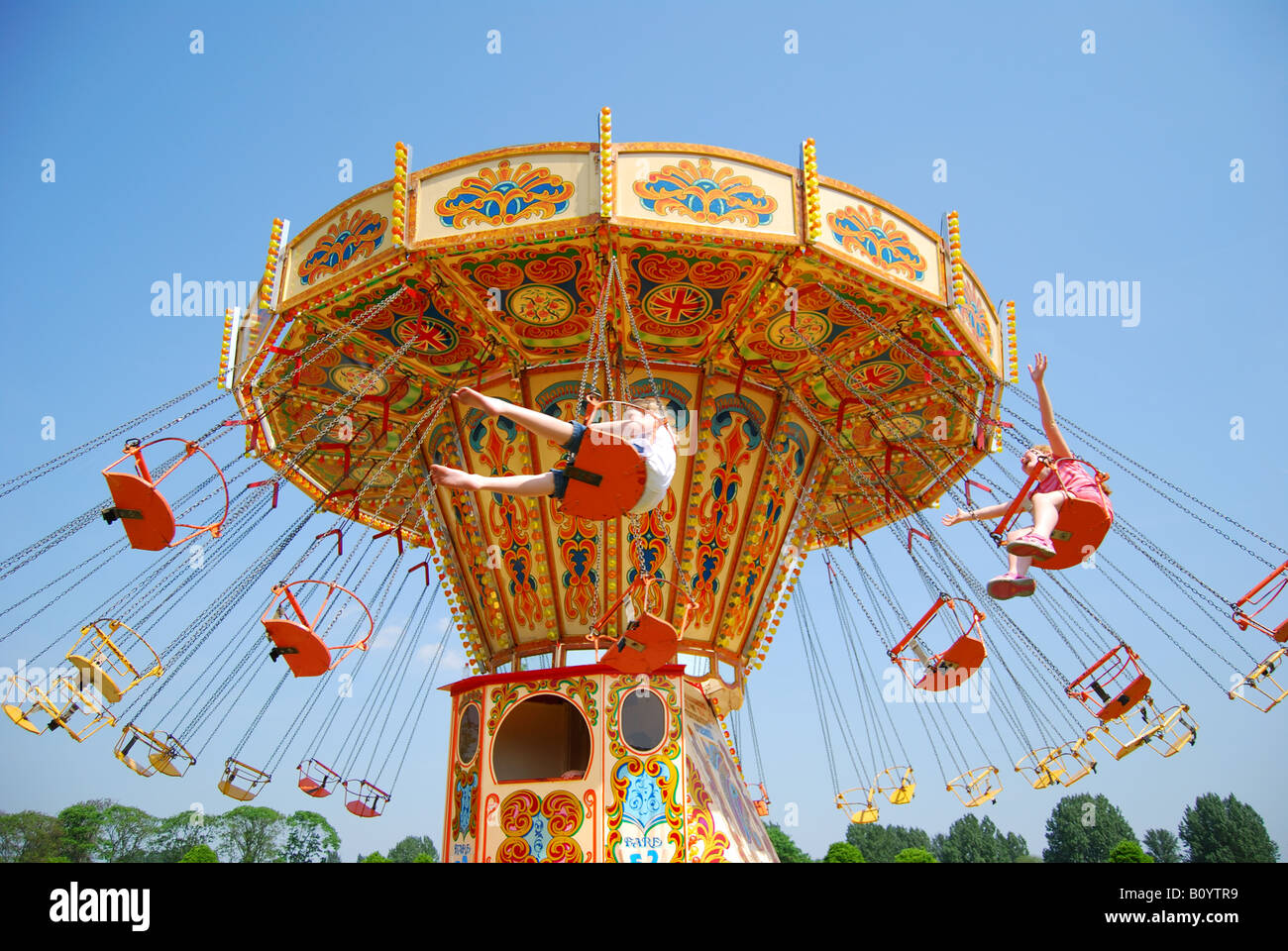 Sedia swing Fairground Ride presso il Royal Windsor Horse Show, Home Park, Windsor, Berkshire, Inghilterra, Regno Unito Foto Stock