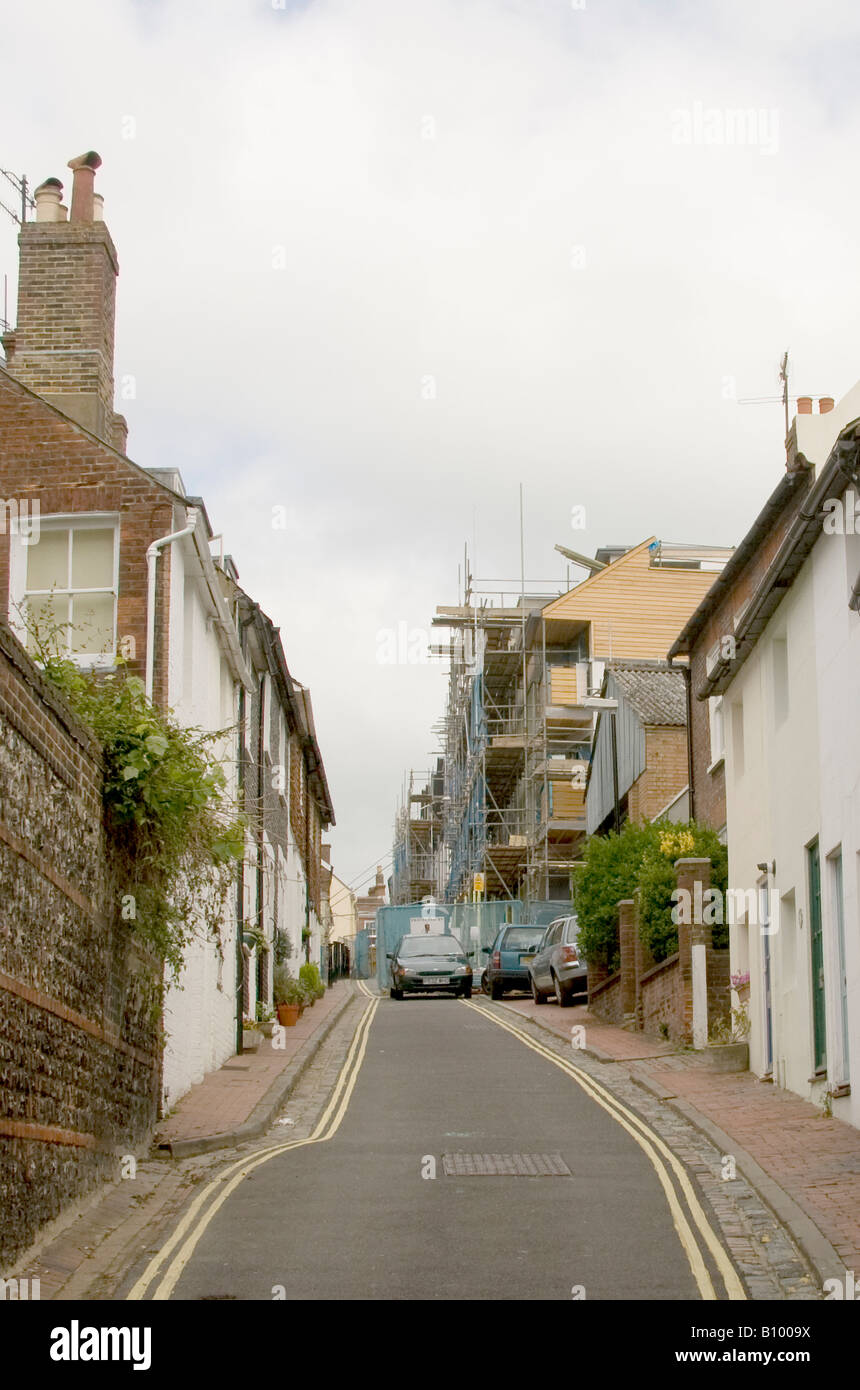 Esempio di centro città di nuovo sviluppo in St Nicholas Lane Lewes East Sussex prompting recenti manifestazioni di protesta Foto Stock