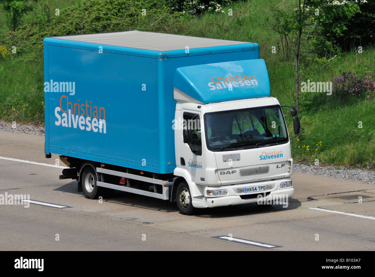 Christian Salvesen ha recentemente acquisito dal gruppo di trasporto francese Norbert Dentressangle, un veicolo DAF per la consegna a carrozzeria rigida, veicolo stradale inglese per autostrada nel Regno Unito Foto Stock