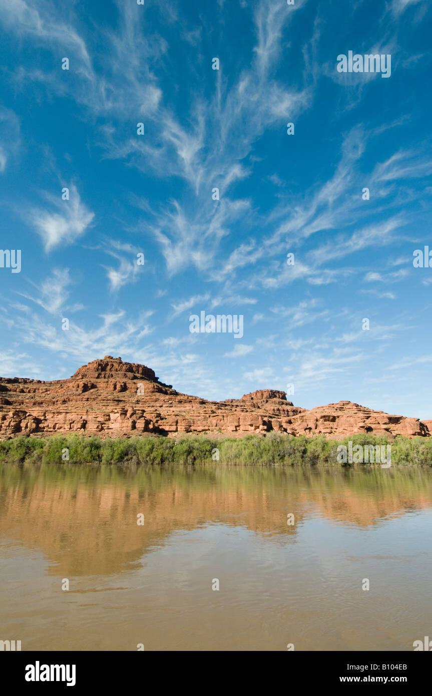 Giddy Sky, il Parco Nazionale di Canyonlands, Meandro Canyon del Fiume Colorado Utah Foto Stock