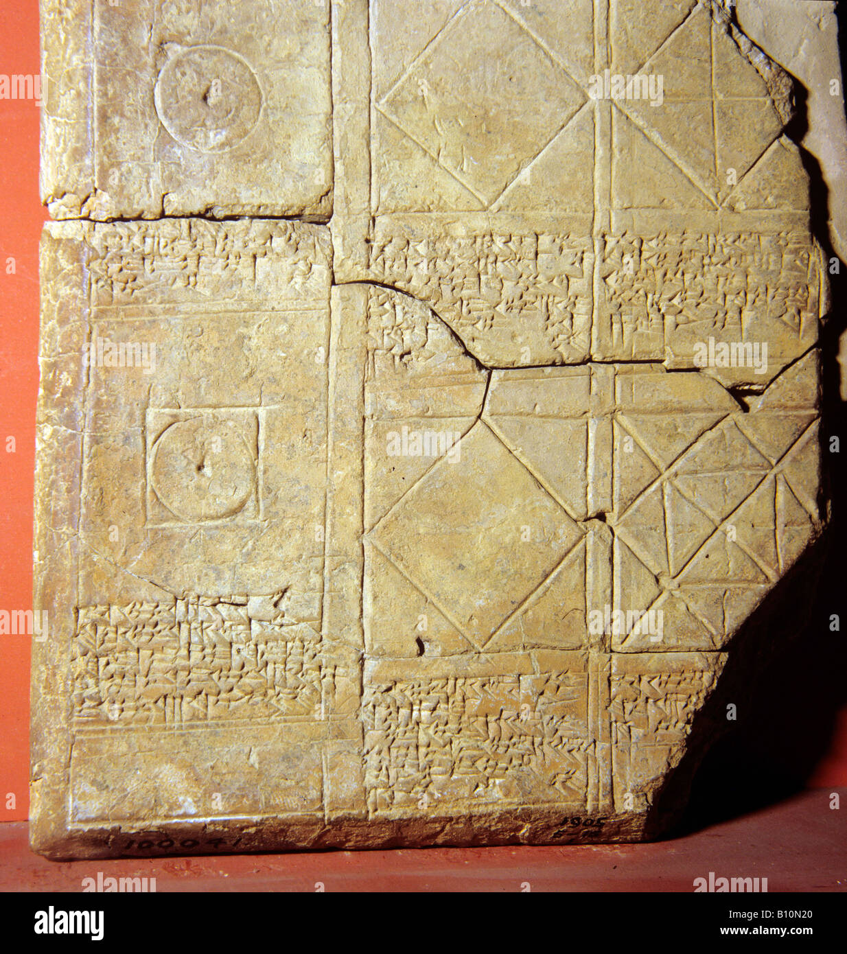 Tavoletta cuneiforme problemi geometrici trovare aree 1800 BC Babilonia Foto Stock